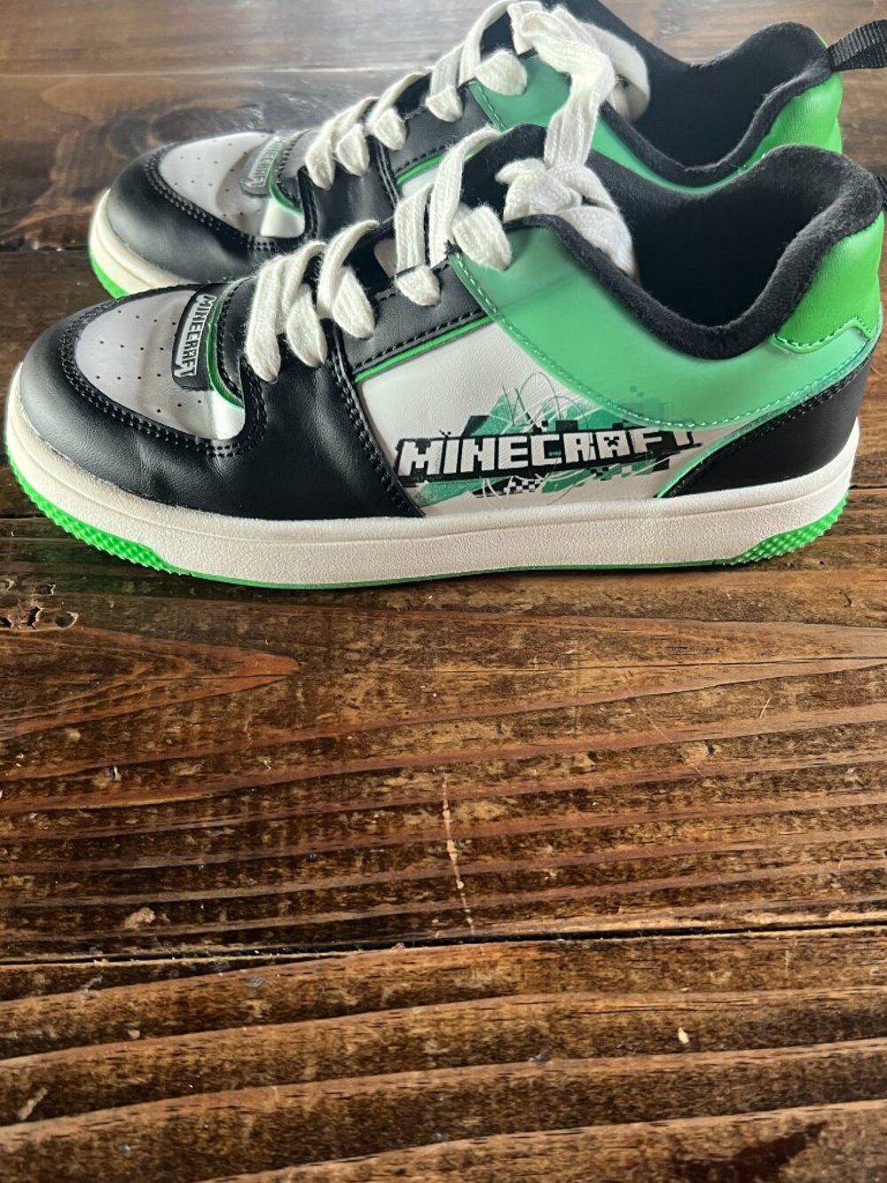 Childs Size 1 Minecraft shoes - Picture 4 of 6